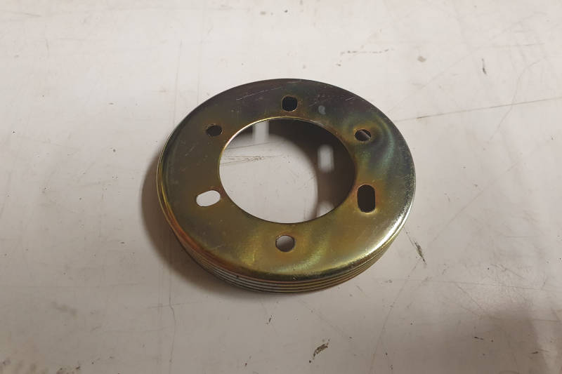 Safari Engineering Land Rover Specialist Hampshire Eversley – Repro Screw Light Fitting Mount - Land Rover Series & Defender Military Style - 576207