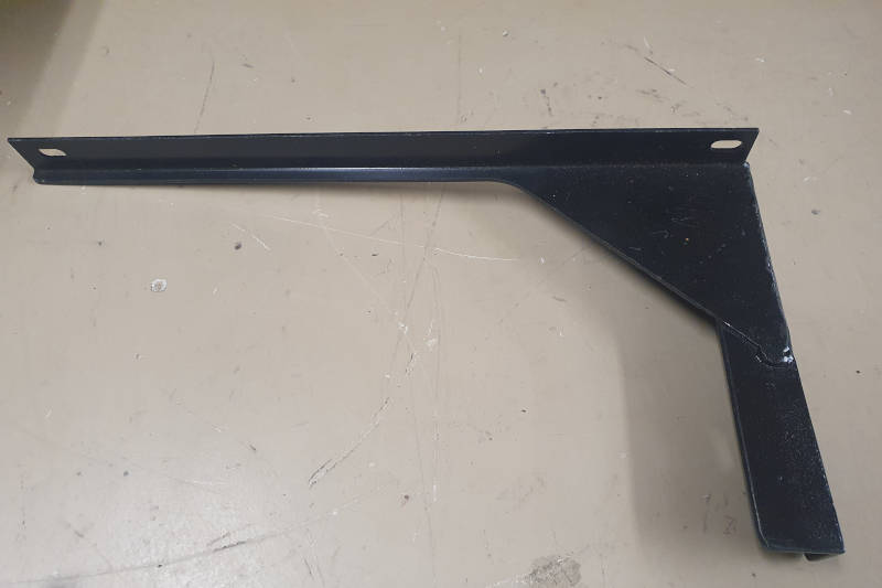 Safari Engineering Land Rover Specialist Hampshire Eversley – Nearside Radio Mounting Bracket - Land Rover Wolf - RRC369