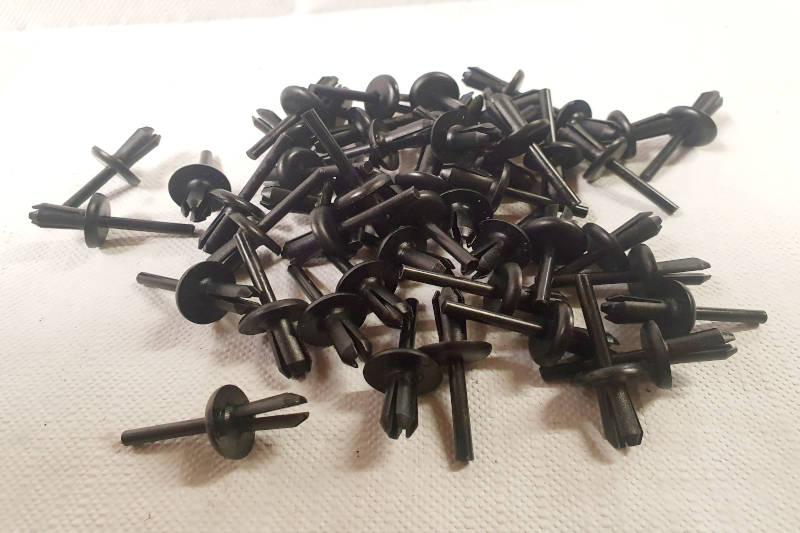 Safari Engineering Land Rover Specialist Hampshire - Universal Retainer - Pack of 50 - Fits Defender Land Rover Series Discovery Range Rover - AFU1075