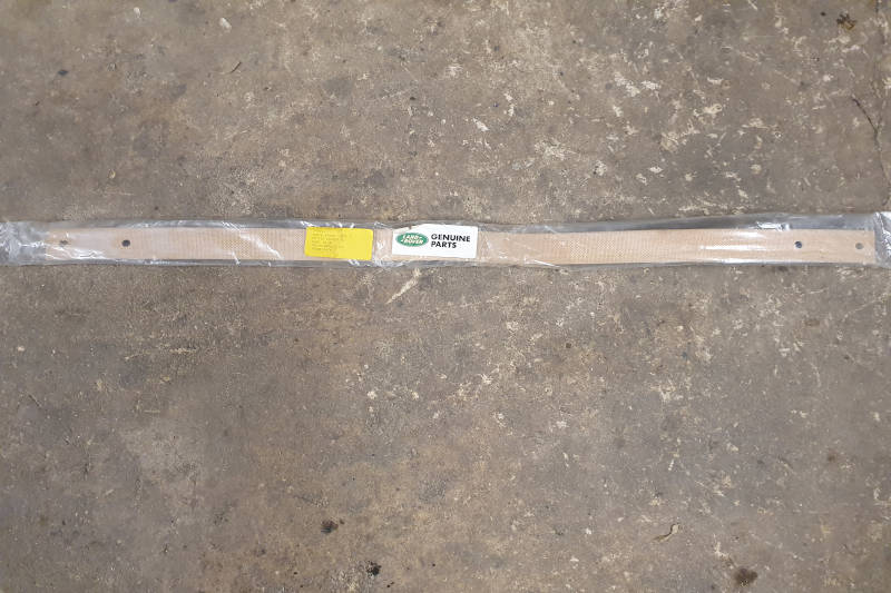 Safari Engineering Land Rover Specialist Hampshire Eversley – Check Strap - Rear Axle - Land Rover Series 2 Series 2A & Series 3 LWB SWB - 598854