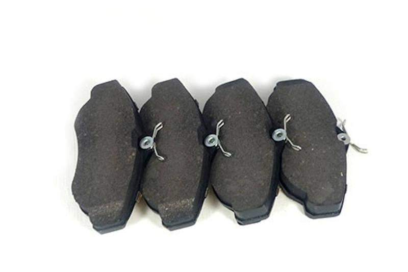 Safari Engineering Land Rover Specialist Hampshire Eversley – Front Brake Pad Set Range Rover P38 1995 - 2002 Offside & Nearside Allmakes4x4 SFP500120F