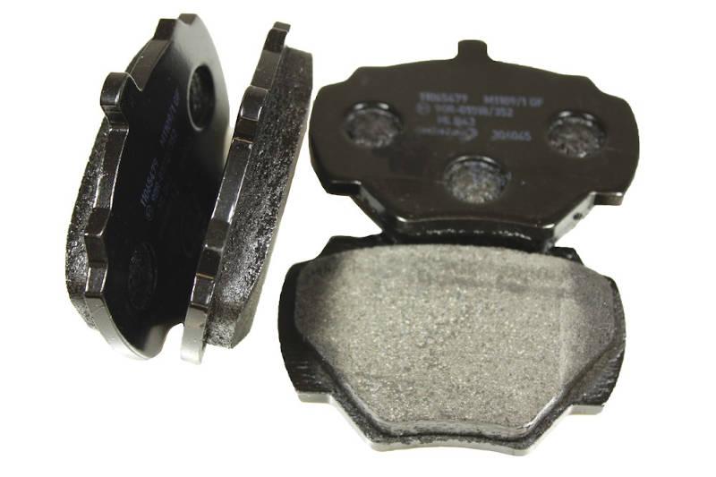 Safari Engineering Land Rover Specialist Hampshire – Rear Brake Pad Set - Offside & Nearside Discovery 1 Range Rover Classic - Bearmach BR3145M