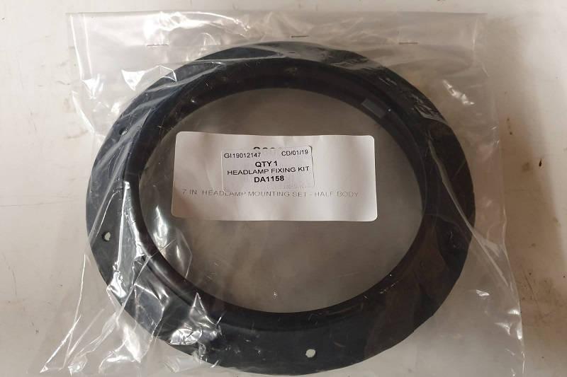 Safari Engineering Land Rover Specialist Hampshire- 7 Inch Headlamp Fixing Kit - Land Rover Series and Discovery - Britpart  DA1158