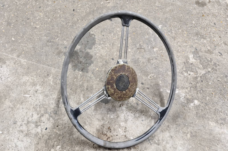 Safari-Engineering-Land-Rover-Specialist-Hampshire-Eversley-Series-1-Series2-Steering-Wheel