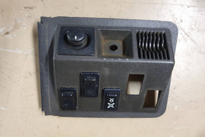 Master Swich Rang Rover Switch Plate & Switches Range Rover Classic MUC9331