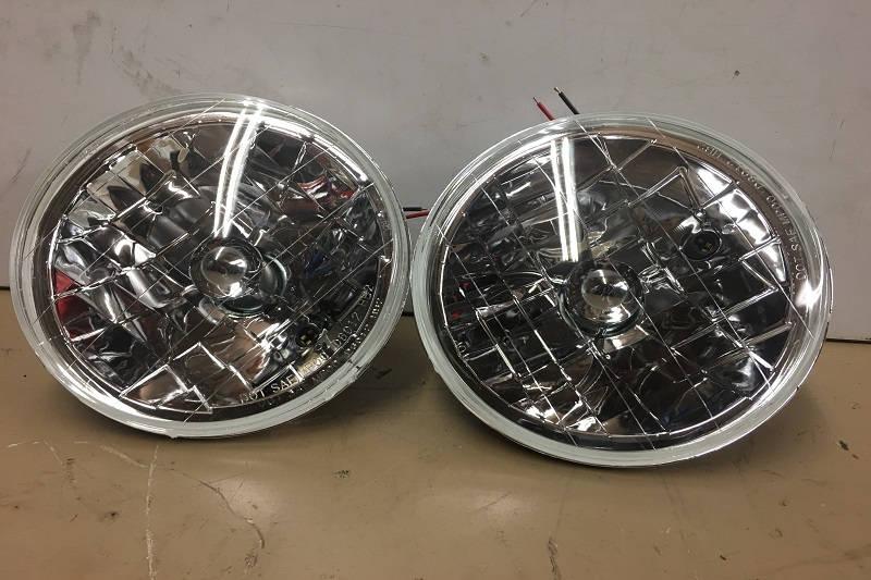 Safari Engineering Land Rover Specialist Hampshire -  Land Rover Series 2 and 3 Defender 90 and 110 and Range Rover Classic Crystal Clear Head Lamps Part Number RTC4615C