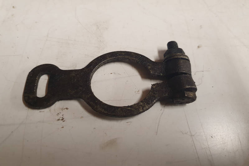Safari Engineering Land Rover Specialist Hampshire Eversley Land Rover 24v 4 Cylinder Distributor Clamp Land Rover Military Series 2 & Series 3 418063