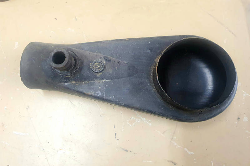 Safari Engineering Land Rover Specialist Hampshire Eversley – Elbow Assembly Duct Air Cleaner / Throttle Body Discovery 1 200TDI - 1989 - 1998 NTC7313