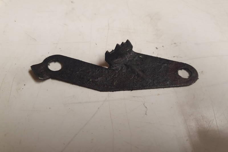 Safari Engineering Land Rover Specialist Hampshire Eversley – Land Rover Petrol Timing Pointer - Series 2 Series 3 2.25cc Petrol Models - 587696