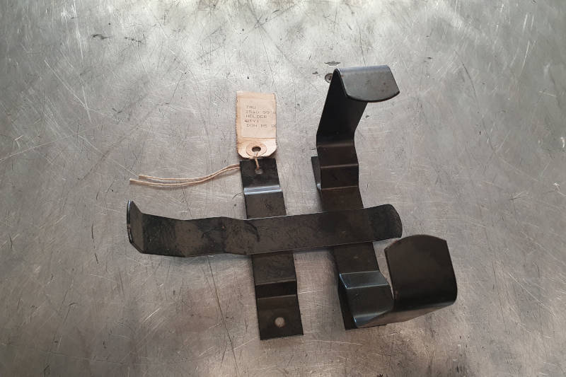 Safari Engineering Land Rover Specialist Hampshire Eversley - Washer Bottle Mounting Bracket To Fit Land Rover Series & Range Rover Classic 345654