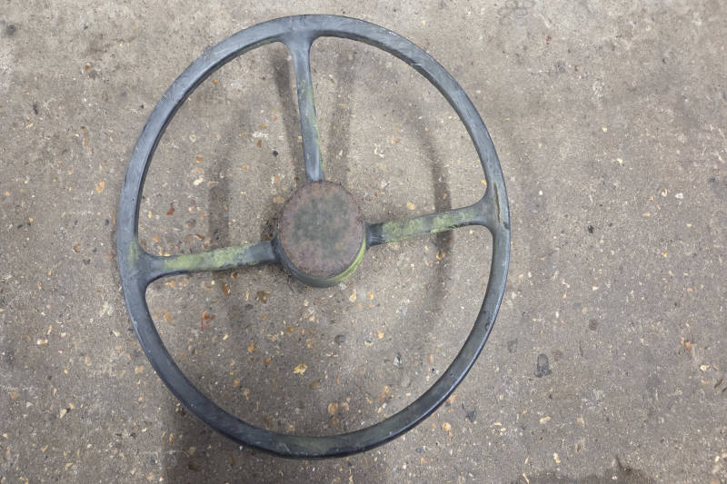 Safari Engineering Land Rover Specialist Hampshire Eversley – 3 Spoke Steering Wheel To Fit Land Rover Series 2A & Series 3 1966 - 1984 NRC4346